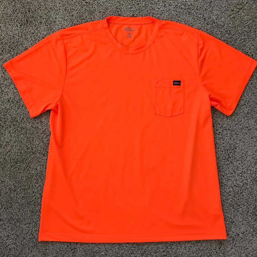 Dickies short sleeve pocket t-shirt. Size XXL. In Like New Condition!